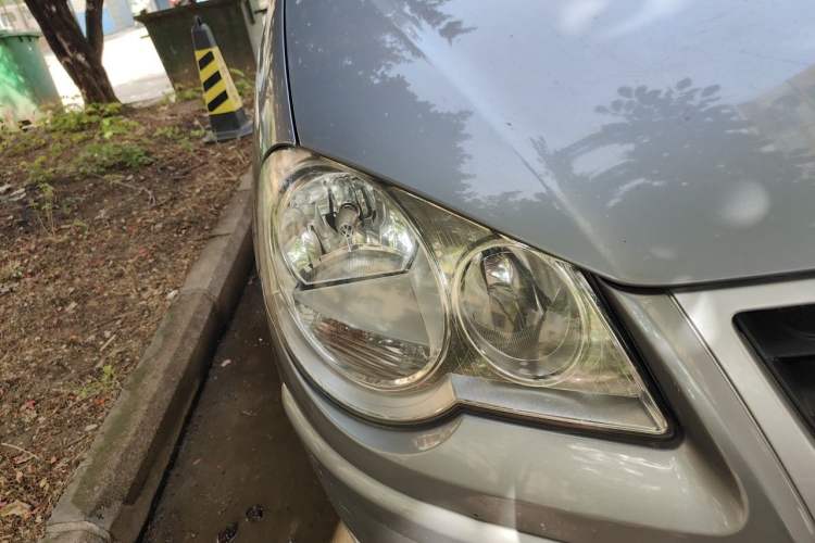Used Volkswagen Polo 2006 Jingqu 1.4L Manual - Elegant Edition Right Front Headlight