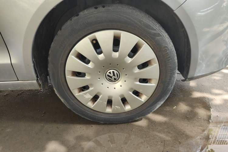 Used Volkswagen Polo 2006 Jingqu 1.4L Manual - Elegant Edition Right Front Wheel Hub