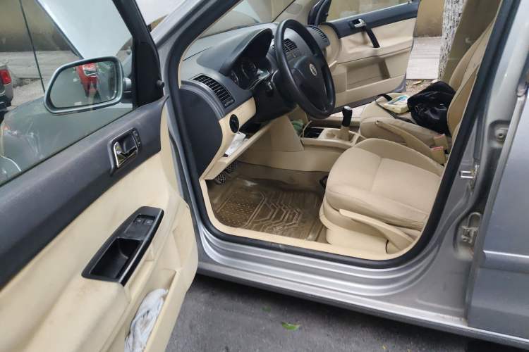 Used Volkswagen Polo 2006 Jingqu 1.4L Manual - Elegant Edition Driver Seat