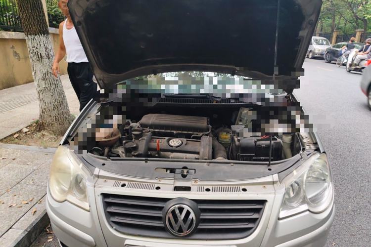 Used Volkswagen Polo 2006 Jingqu 1.4L Manual - Elegant Edition Engine Bay