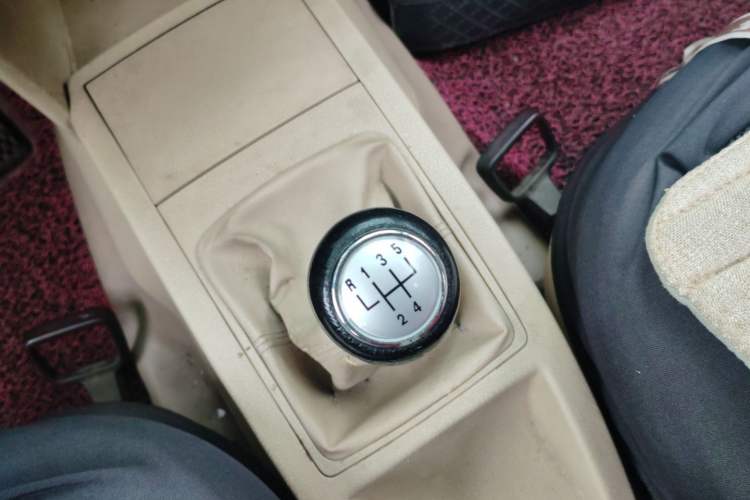 Used Volkswagen Polo 2006 Jingqu 1.6L Manual Elegant Edition Gear Lever