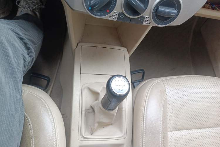 Used Volkswagen Polo 2006 Jingqu 1.6L Manual Elegant Edition Gear Lever