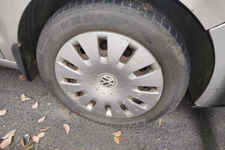 Used Volkswagen Polo 2006 Jingqu 1.4L Manual - Elegant Edition Right Front Wheel Hub