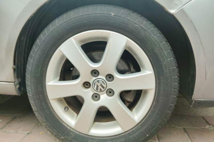 Used Volkswagen Polo 2006 Jingqu 1.6L Manual Elegant Edition Right Front Wheel Hub