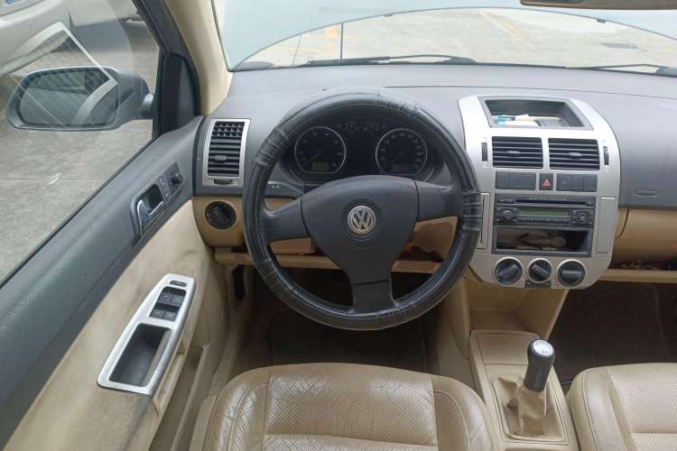 Used Volkswagen Polo 2006 Jingqu 1.6L Manual Elegant Edition Steering Wheel