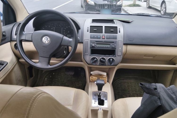 Used Volkswagen Polo 2007 Jingqing 1.6L Automatic Fashion Edition Center Console