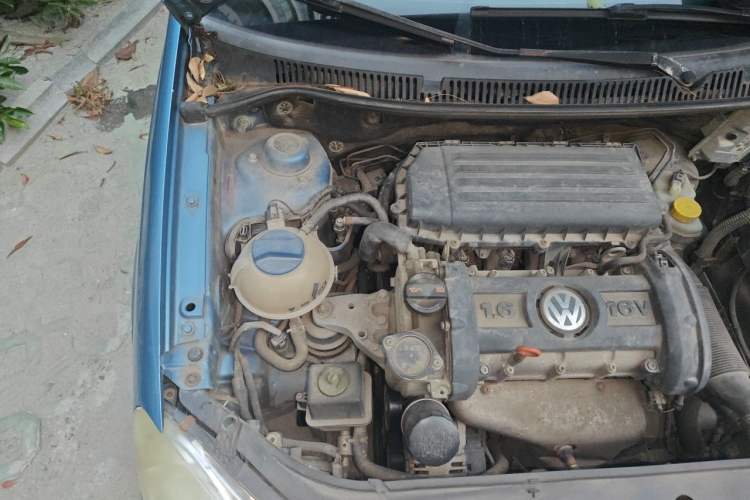 Used Volkswagen Polo 2007 1.6L Cross Polo Automatic Engine Bay Right