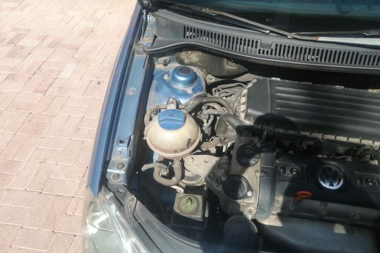 Used Volkswagen Polo 2007 1.6L Cross Polo MT Engine Bay Right