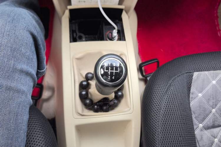 Used Volkswagen Polo 2007 Kica 1.4L Manual Fashion Edition Gear Lever