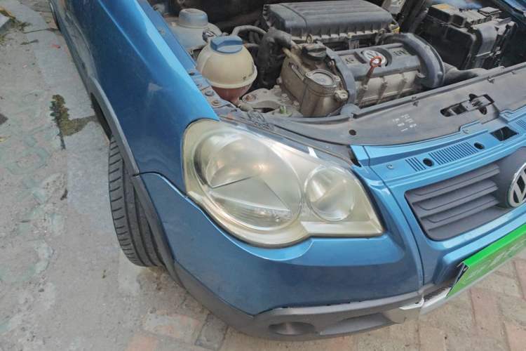 Used Volkswagen Polo 2007 1.6L Cross Polo Automatic Right Front Headlight