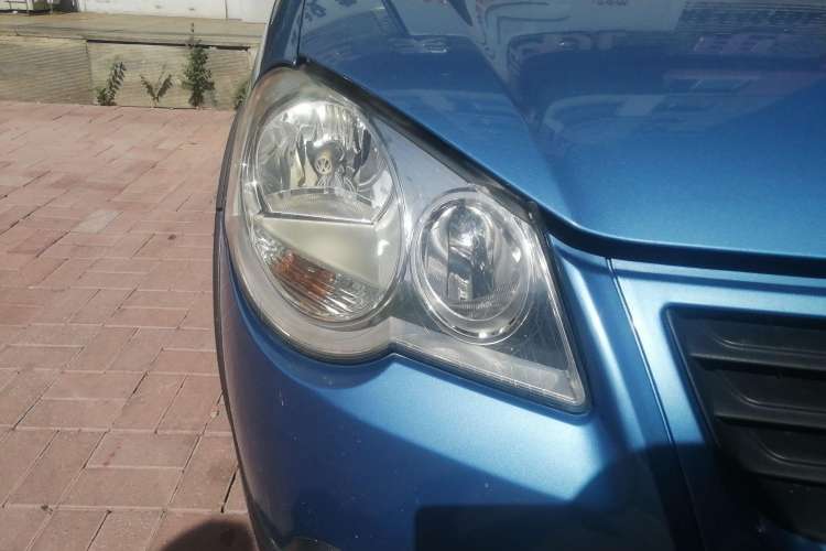 Used Volkswagen Polo 2007 1.6L Cross Polo MT Right Front Headlight