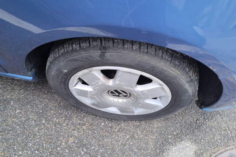 Used Volkswagen Polo 2007 Kica 1.4L Manual Fashion Edition Right Front Wheel Hub