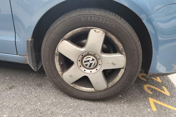 Used Volkswagen Polo 2007 Jingqing 1.6L Automatic Fashion Edition Right Front Wheel Hub