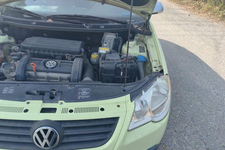 Used Volkswagen Polo 2007 1.6L Cross Polo Automatic Engine Bay Left