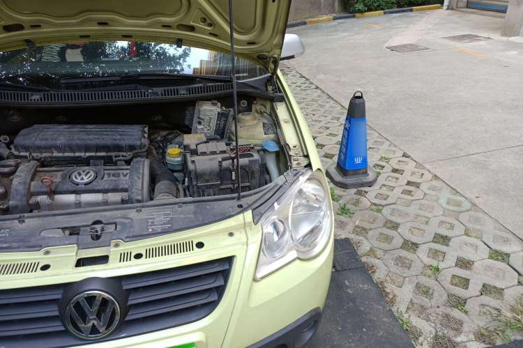 Used Volkswagen Polo 2007 1.6L Cross Polo Automatic Engine Bay Left
