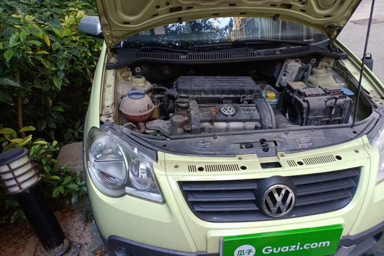 Used Volkswagen Polo 2007 1.6L Cross Polo Automatic Engine Bay Right