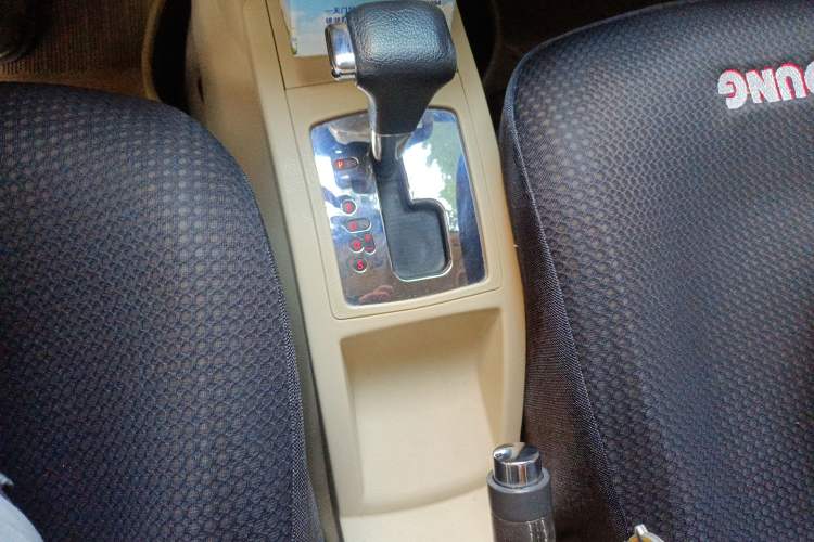 Used Volkswagen Polo 2007 1.6L Cross Polo Automatic Gear Lever