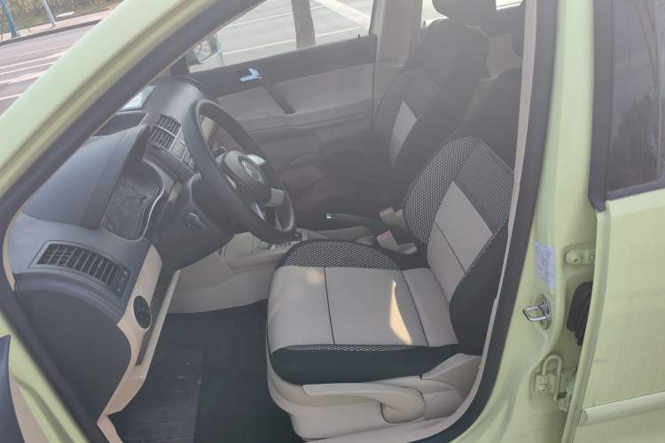 Used Volkswagen Polo 2007 1.6L Cross Polo Automatic Left Front Seat
