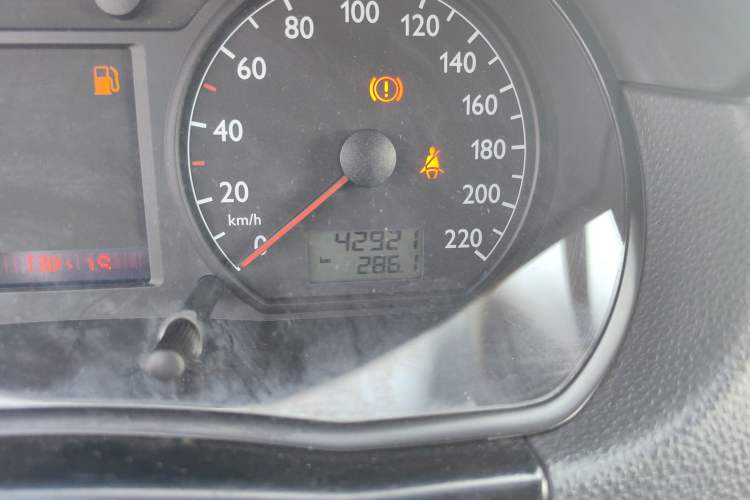 Used Volkswagen Polo 2007 1.6L Cross Polo Automatic Odometer Close Up