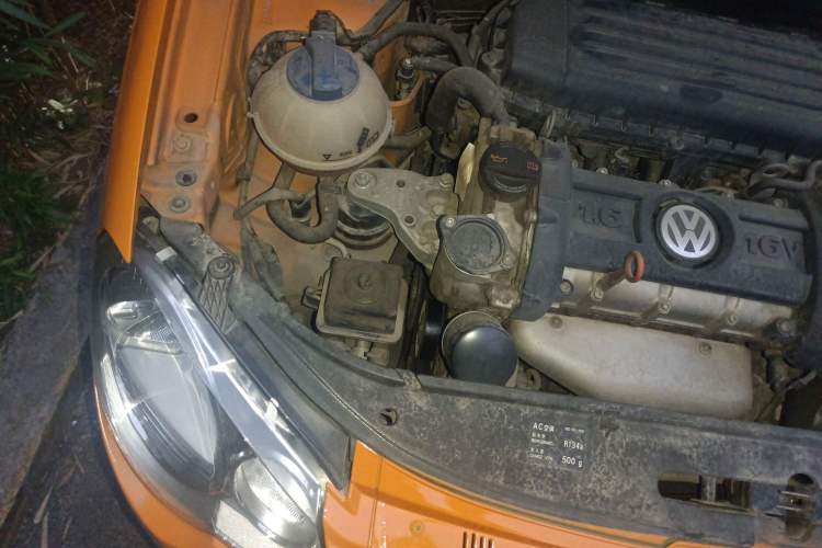Used Volkswagen Polo 2007 1.6L Cross Polo Automatic Engine Bay Right
