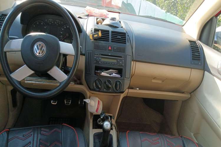 Used Volkswagen Polo 2007 1.6L Cross Polo MT Center Console