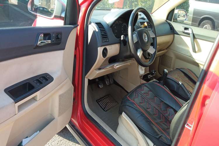 Used Volkswagen Polo 2007 1.6L Cross Polo MT Driver Seat