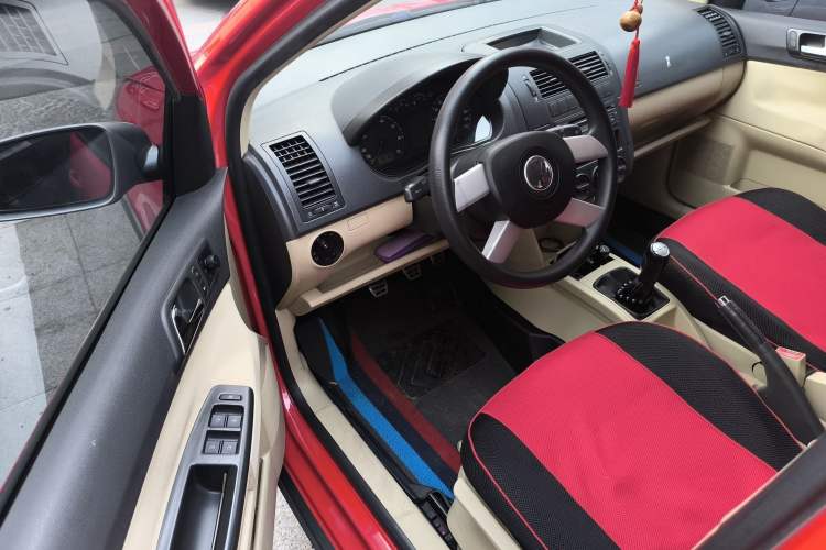 Used Volkswagen Polo 2007 1.6L Cross Polo MT Driver Seat