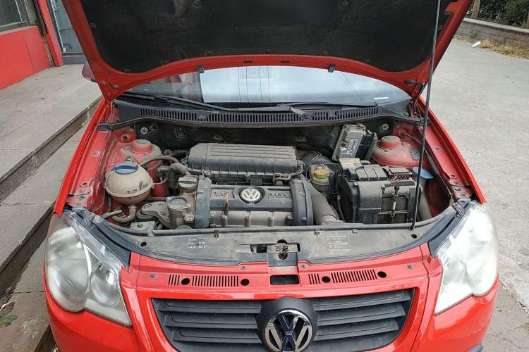 Used Volkswagen Polo 2007 1.6L Cross Polo Automatic Engine Bay