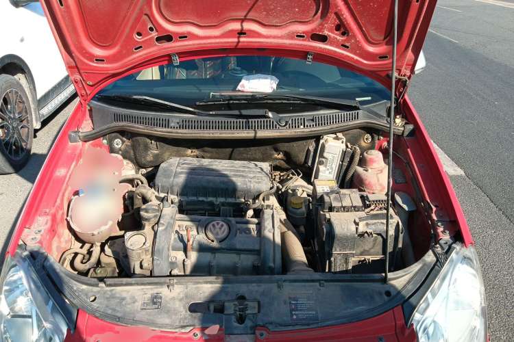 Used Volkswagen Polo 2007 1.6L Cross Polo MT Engine Bay