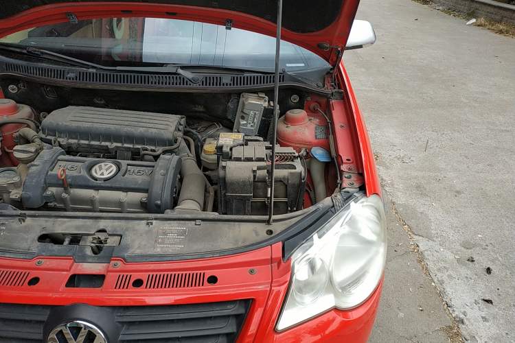 Used Volkswagen Polo 2007 1.6L Cross Polo Automatic Engine Bay Left