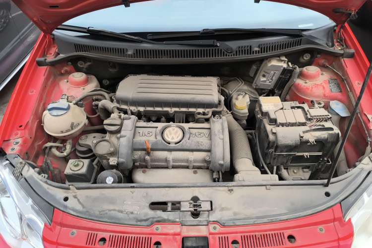 Used Volkswagen Polo 2007 1.6L Cross Polo MT Engine Bay
