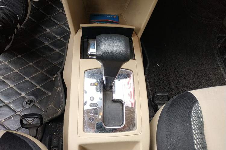 Used Volkswagen Polo 2007 1.6L Cross Polo Automatic Gear Lever