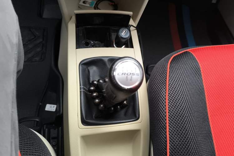 Used Volkswagen Polo 2007 1.6L Cross Polo MT Gear Lever