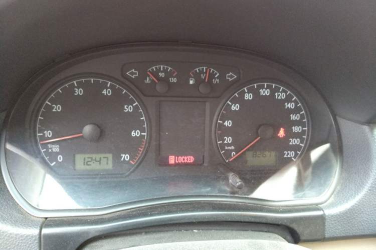 Used Volkswagen Polo 2007 Jingqing 1.6L Automatic Fashion Edition Instrument Cluster