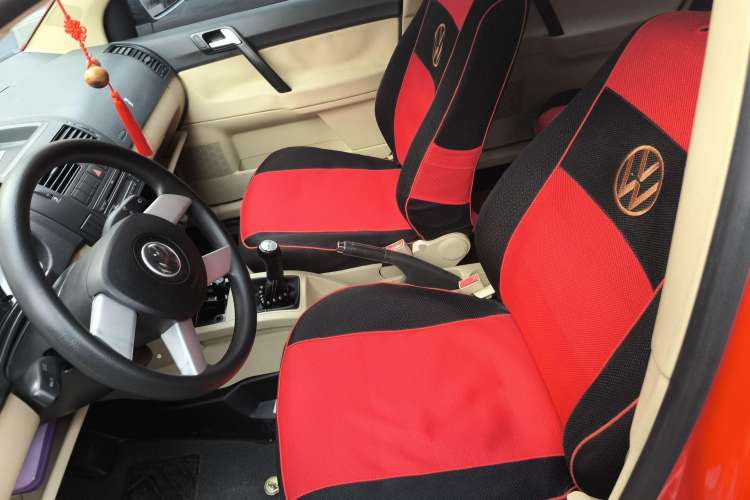 Used Volkswagen Polo 2007 1.6L Cross Polo MT Left Front Seat