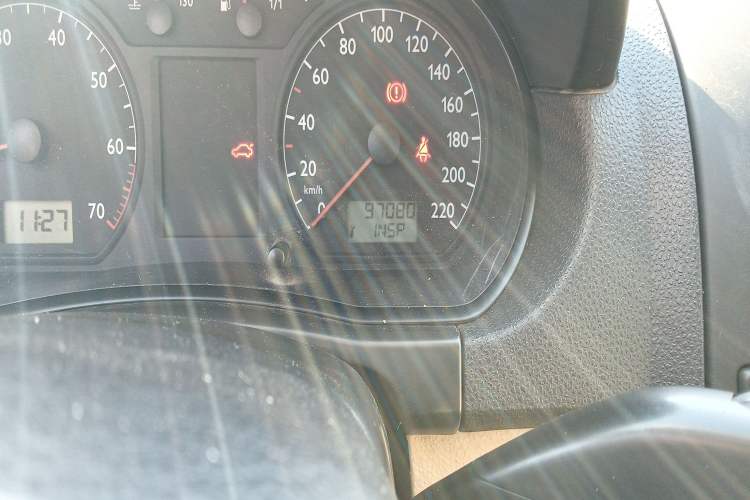 Used Volkswagen Polo 2007 1.6L Cross Polo MT Odometer Close Up