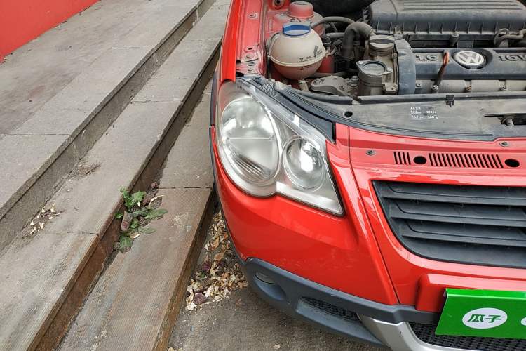 Used Volkswagen Polo 2007 1.6L Cross Polo Automatic Right Front Headlight