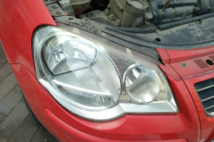 Used Volkswagen Polo 2007 Jingqing 1.6L Automatic Fashion Edition Right Front Headlight