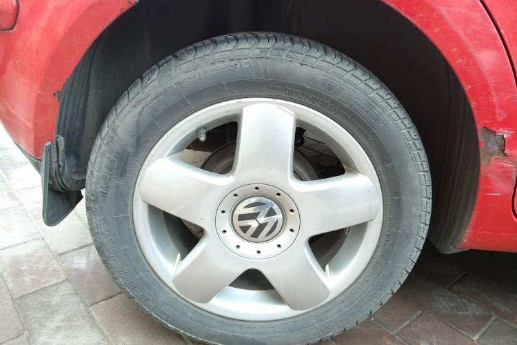 Used Volkswagen Polo 2007 Jingqing 1.6L Automatic Fashion Edition Right Front Wheel Hub
