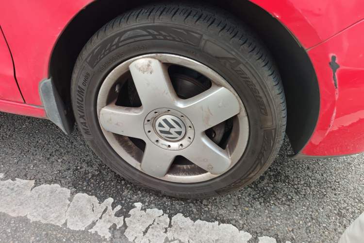 Used Volkswagen Polo 2007 Jingqing 1.6L Automatic Fashion Edition Right Front Wheel Hub
