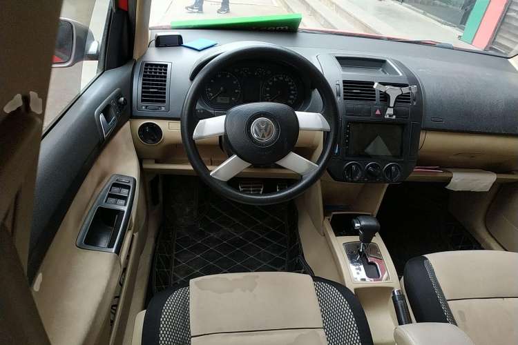 Used Volkswagen Polo 2007 1.6L Cross Polo Automatic Steering Wheel