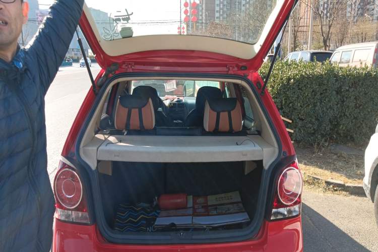 Used Volkswagen Polo 2007 1.6L Cross Polo MT Trunk