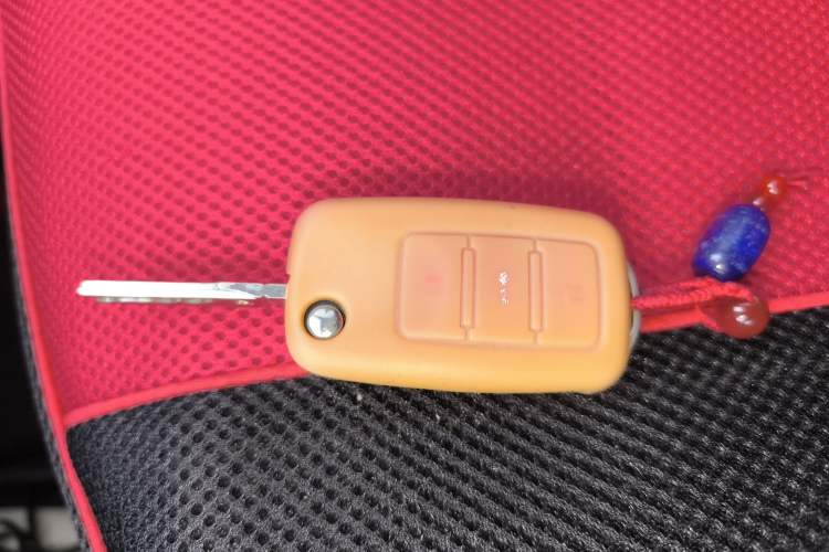 Used Volkswagen Polo 2007 1.6L Cross Polo MT Vehicle Key