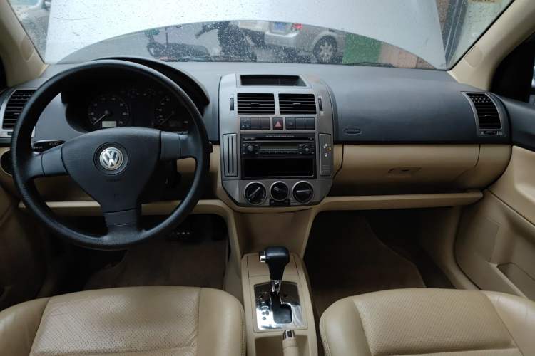 Used Volkswagen Polo 2007 Jingqing 1.6L Automatic Fashion Edition Center Console