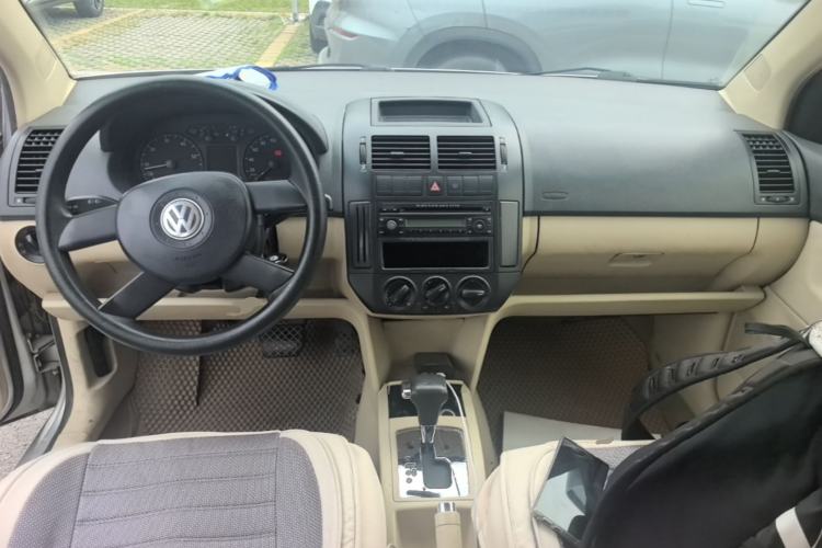 Used Volkswagen Polo 2007 Jingqing 1.4L Automatic Fashion Edition Center Console