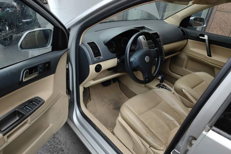 Used Volkswagen Polo 2007 Jingqing 1.6L Automatic Fashion Edition Driver Seat