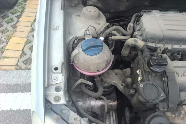 Used Volkswagen Polo 2007 Jingqing 1.4L Automatic Fashion Edition Engine Bay Right