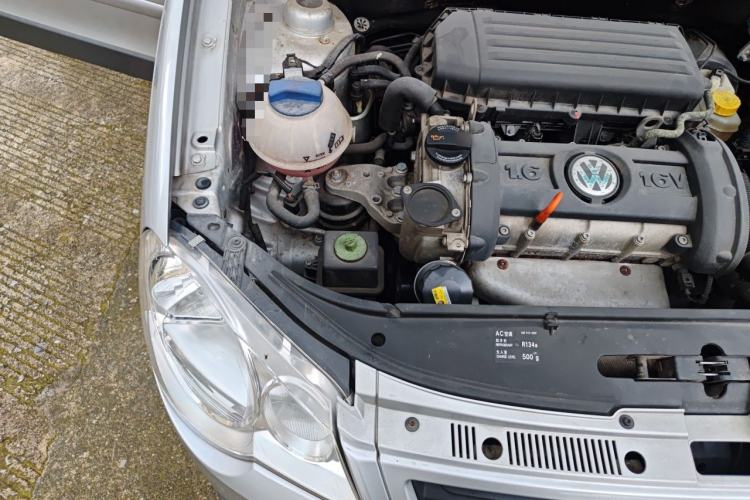 Used Volkswagen Polo 2007 1.6L Cross Polo Automatic Engine Bay Right