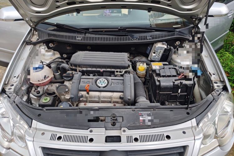 Used Volkswagen Polo 2007 1.6L Cross Polo Automatic Engine Bay