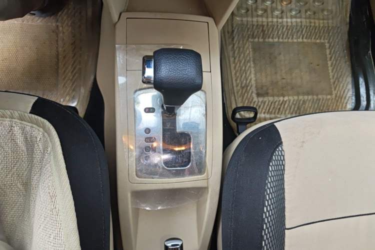 Used Volkswagen Polo 2007 1.6L Cross Polo Automatic Gear Lever